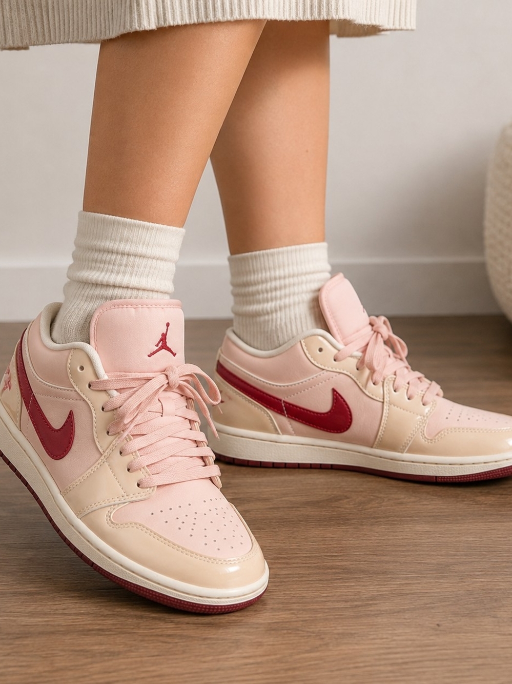 Air Jordan 1 Low SE Patent Valentine’s Day Women’s 7 Pink HF3174-600